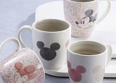 CANECA CERAMICA MICKEY E MINNIE CARRINHA