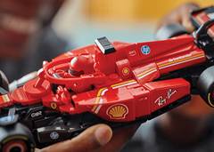 LEGO CARRO DE CORRIDA FERRARI SF-24 F1